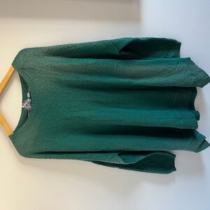 Textures | NWT Casual Green Sweater